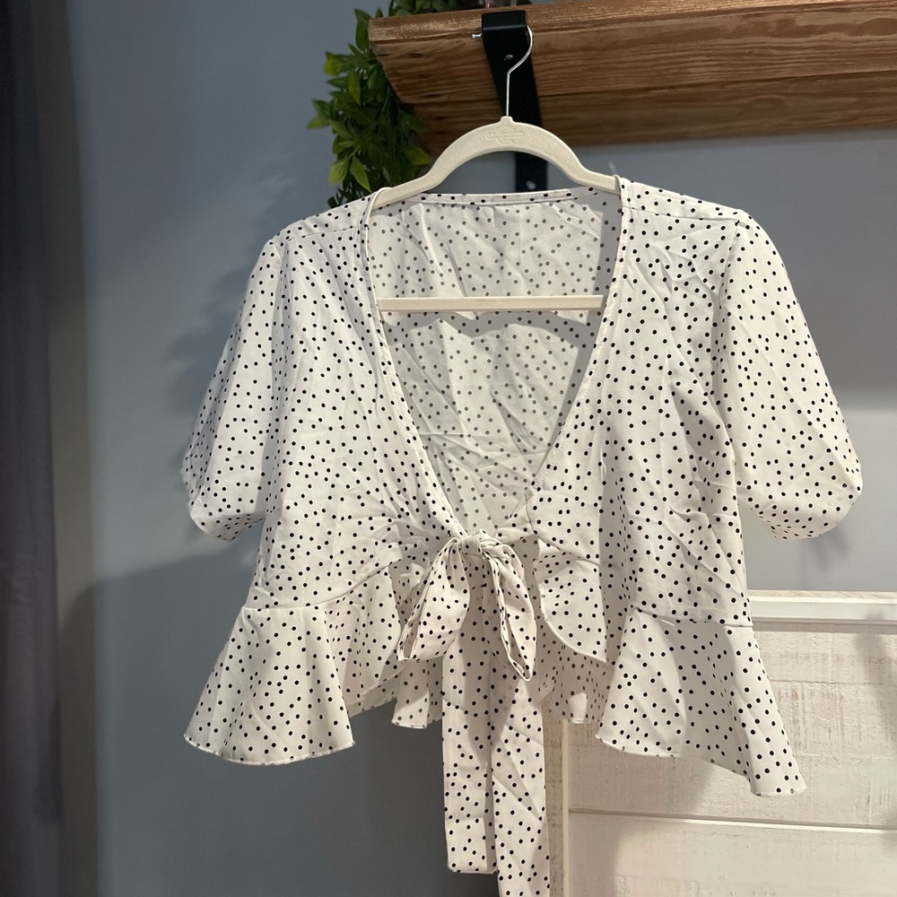 Front tie peplum cropped top